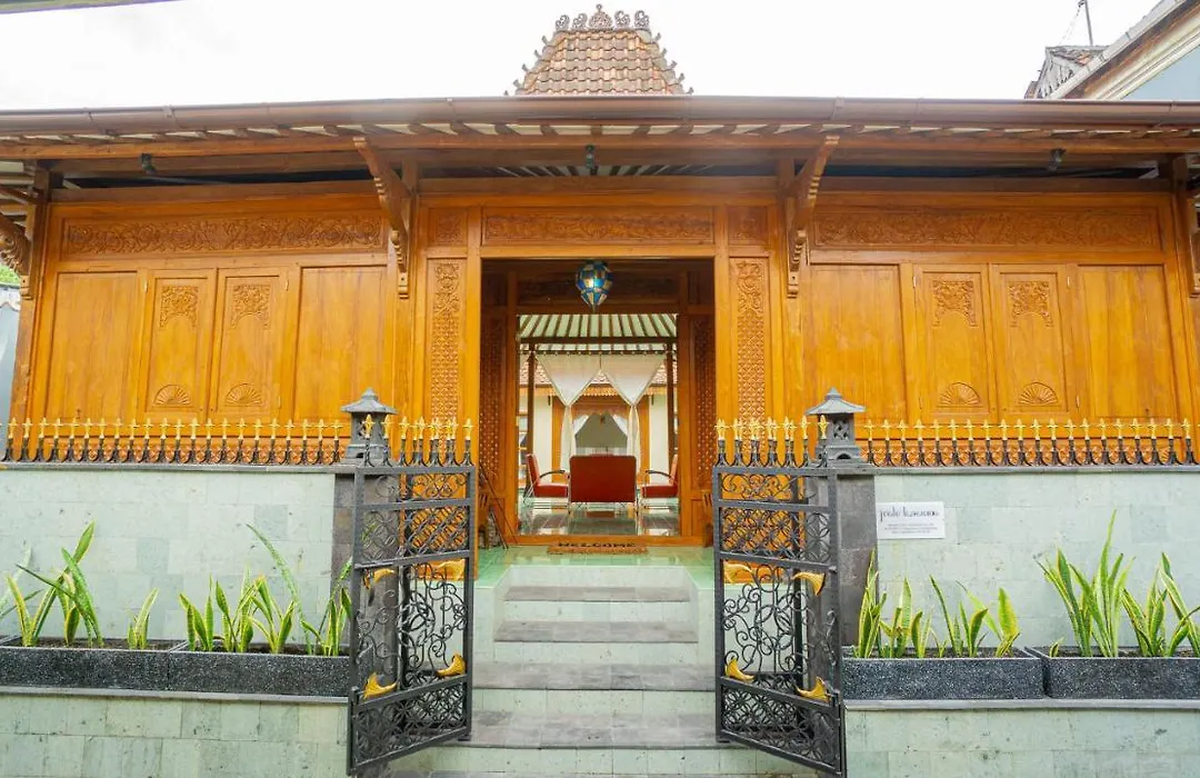Villa Joglo Kawung-1